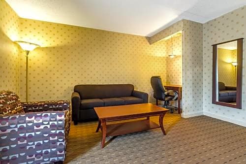 Motel 6-Trenton, ON