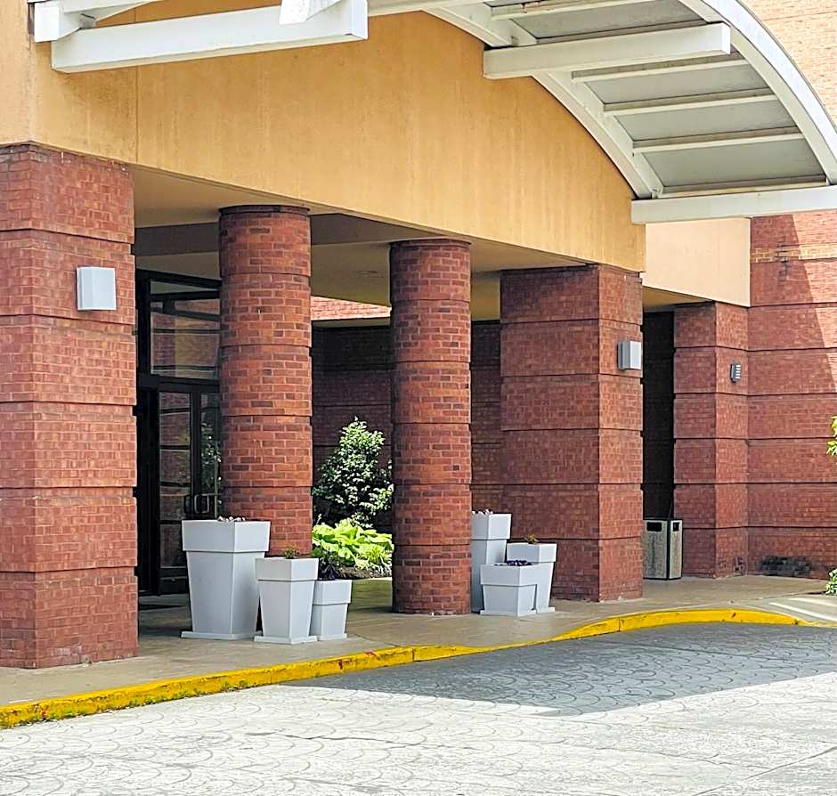 Lynchburg Grand Estate by IHG