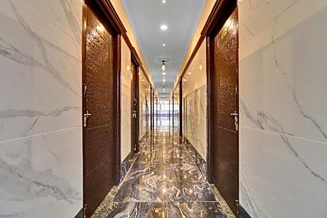 OYO Flagship Hotel Ashoka Grand