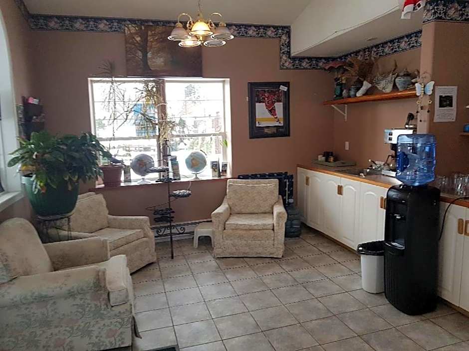 Anchor Riverfront Motel