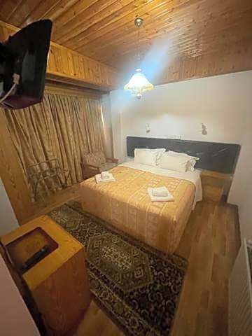 Mountain Rose Hotel & Restaurant
