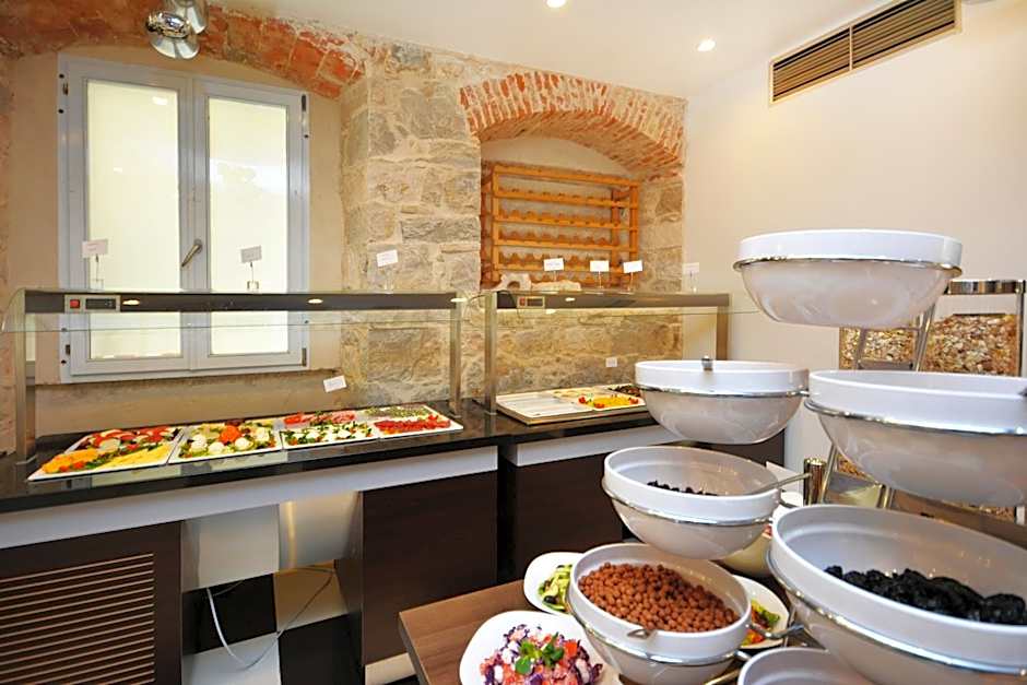 Jupiter Luxury Hotel
