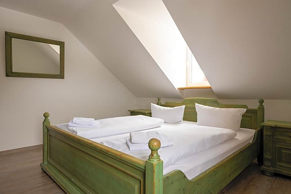 Ferienanlage Zum Silberstollen 2 Häuser am Berg Polderhof und Weißeritzhütte