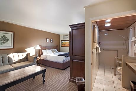 Signature Room, 1 King Bed, Disability Access