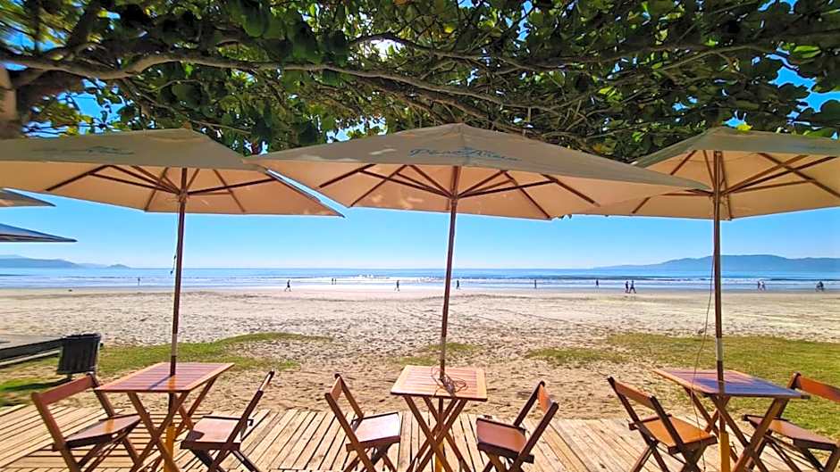 Apartamento 200 metros da praia 03 quartos com ar condicionado - Meia Praia - Itapema