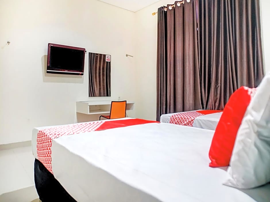 OYO 90394 Guest House Sentosa