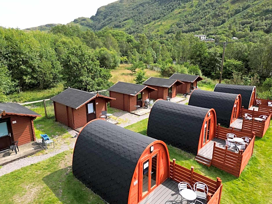 MacDonald Hotel & Cabins