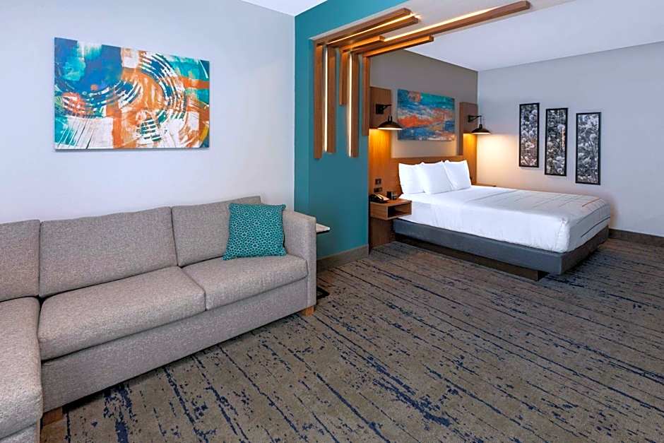 La Quinta Inn & Suites by Wyndham Dallas - Frisco Stadium