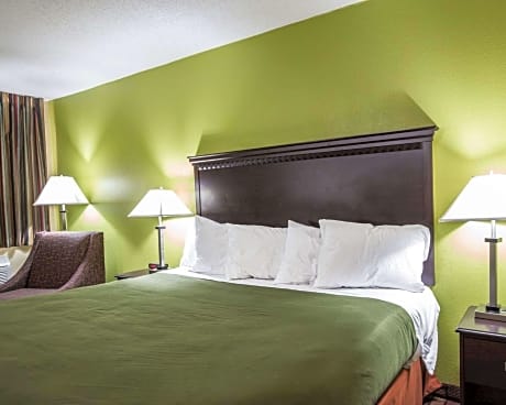 1 King Bed, Nonsmoking