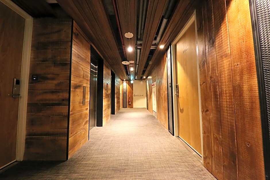 Central Land Hotel