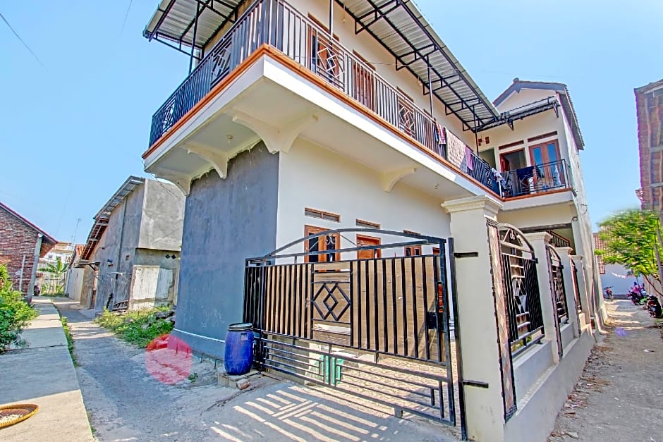 Hotel O Guest House Cemara 1 Syariah