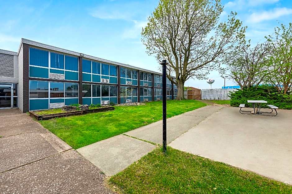 Suburban Studios Fairborn - Dayton