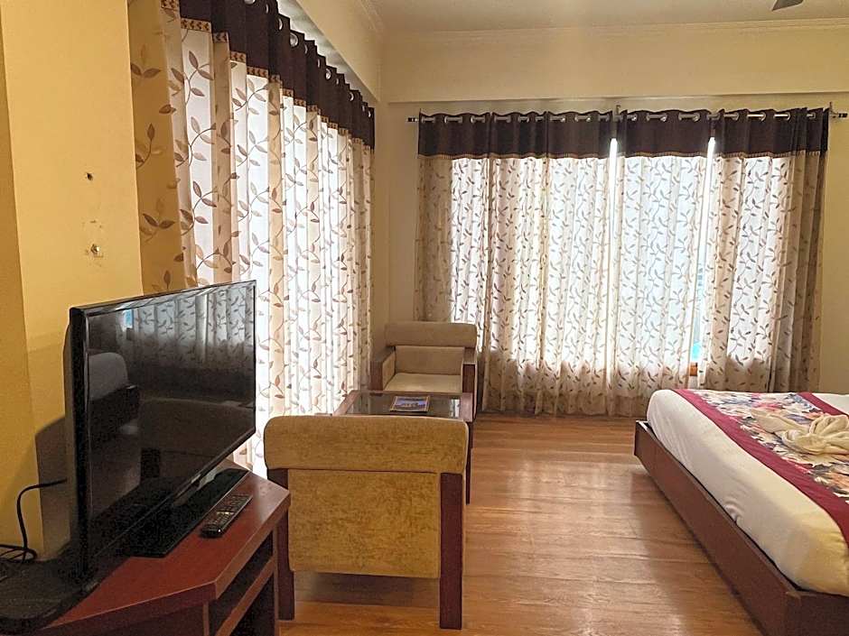 Hotel Chandertal Regency