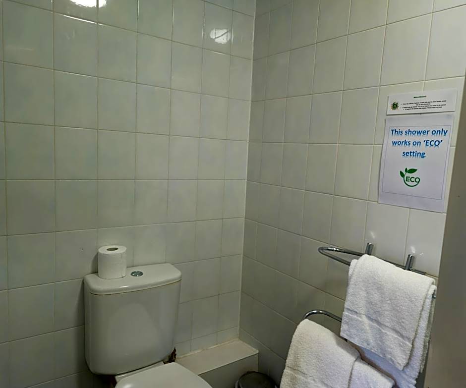 The County Hotel - Self Check-In, Ultra Fast WI-FI, Free Parking, Central Location