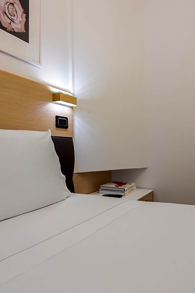 Globus Urban Hotel