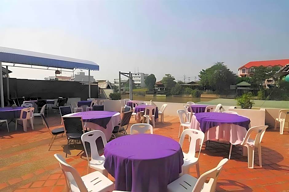 Ayothaya Riverside Hotel