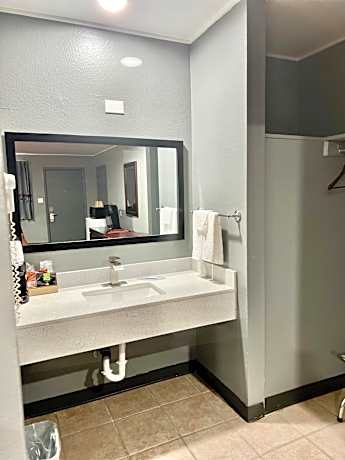 Queen Room with Two Queen Beds Smoking