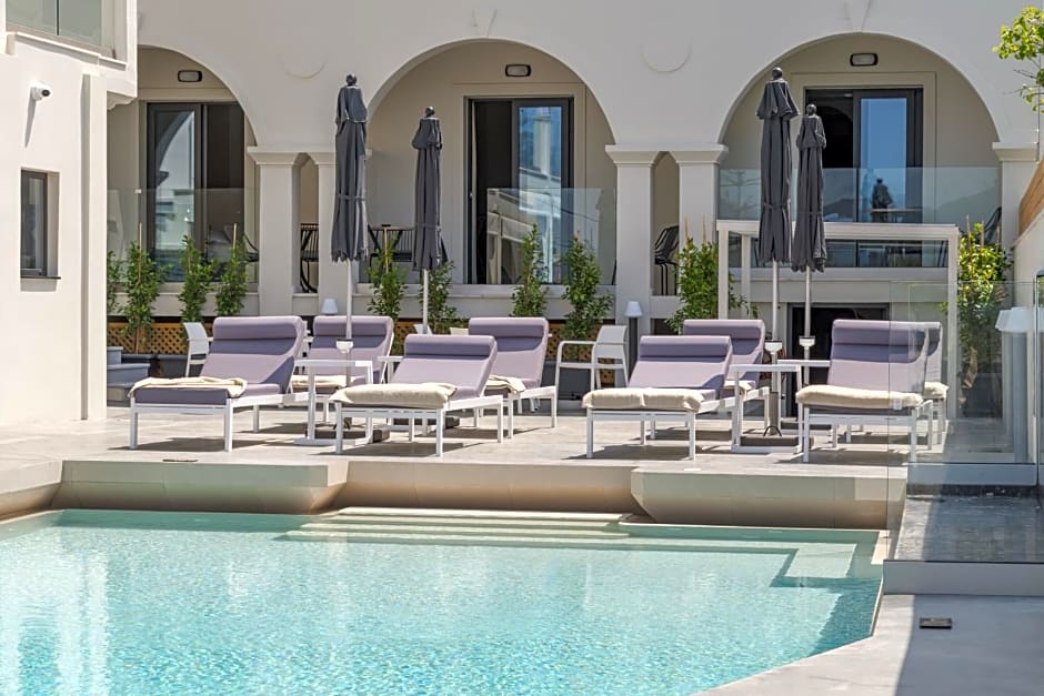 Nikon Boutique Hotel