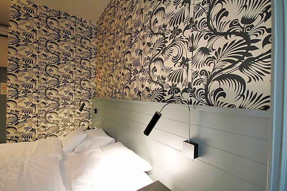 Saint SHERMIN bed breakfast & champagne