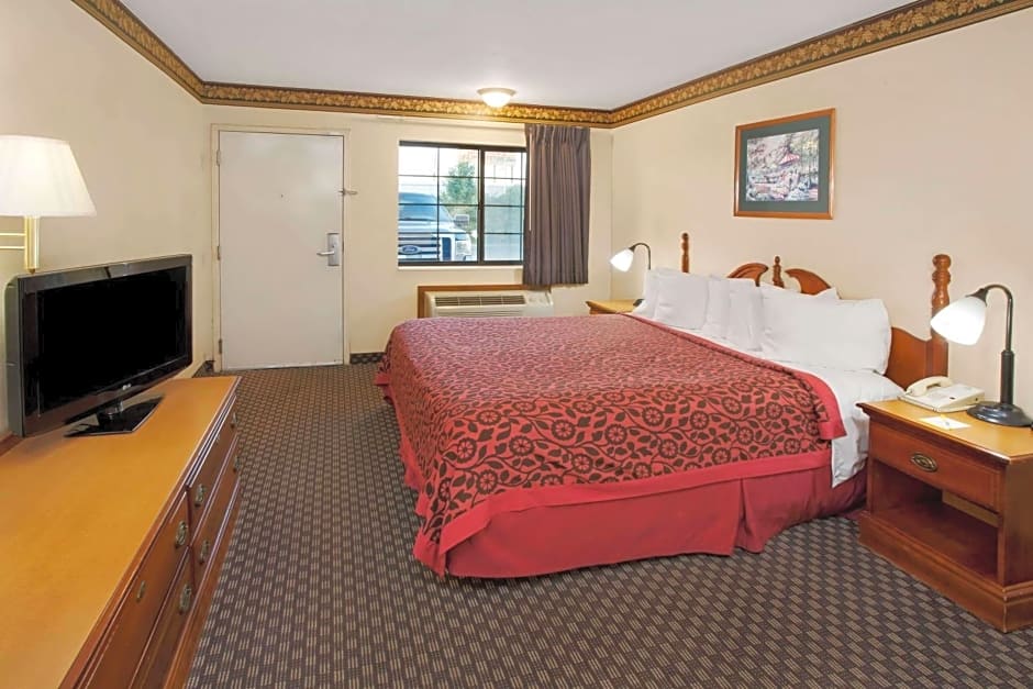 Days Inn & Suites by Wyndham Kokomo