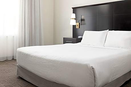 King Room - Mobility Access Tub - Non-Smoking