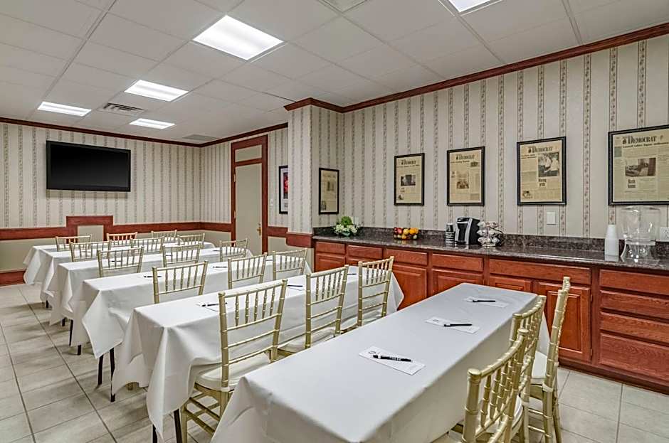 Hotel Bothwell Sedalia Central District, an Ascend Collection Hotel