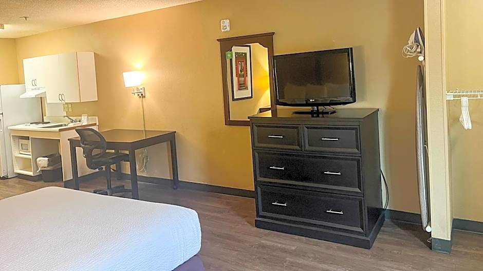 Studio 6 Chantilly VA Washington Dulles Airport