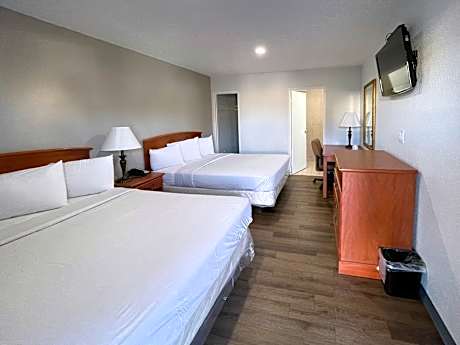 2 Full Beds | Non-Smoking, Micfridge