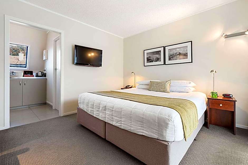 The Parnell Hotel & Conference Centre