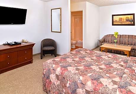 1 Queen Bed Non-Smoking