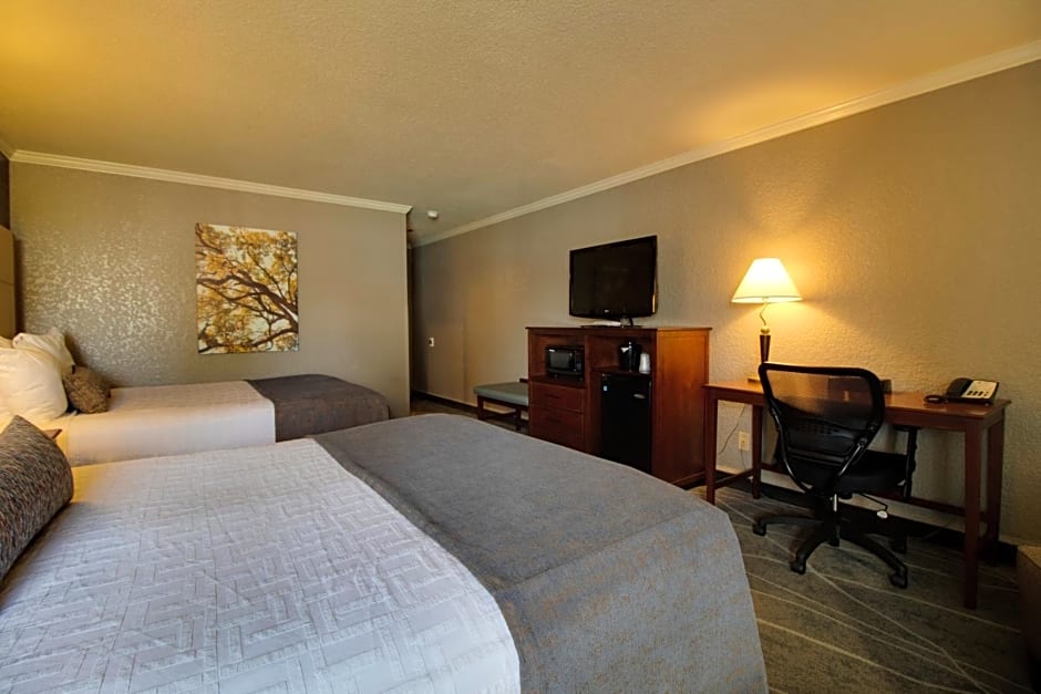 Best Western Harbour Pointe Lakefront
