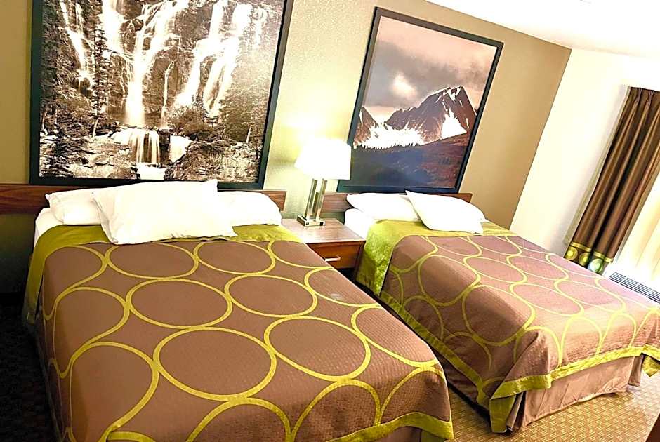 Photo 1 of 10 of 2 Queen Beds