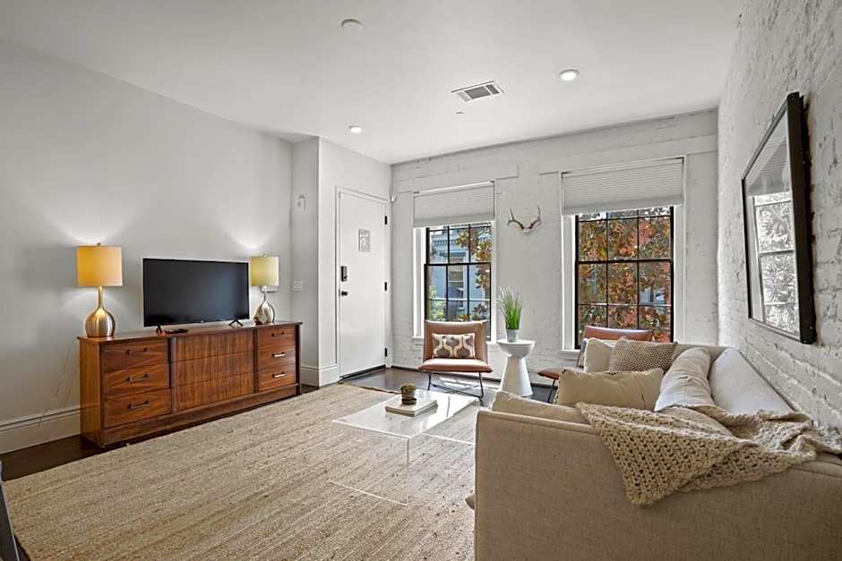 Group-friendly Suite Near Bourbon Street