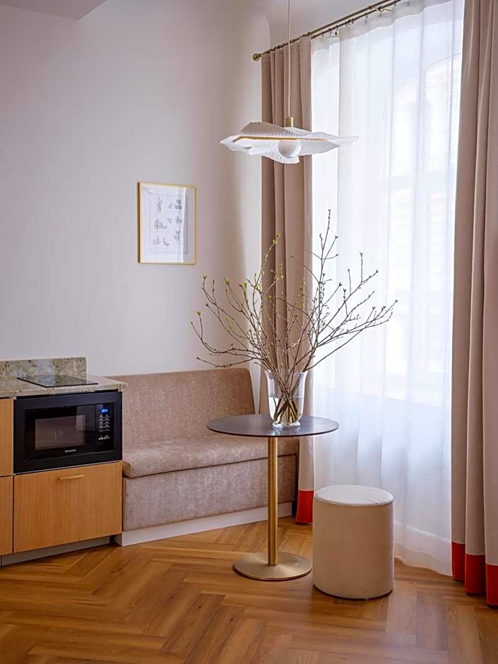 MIRO Rooms Skolas - quiet chic, free parking, self check-in