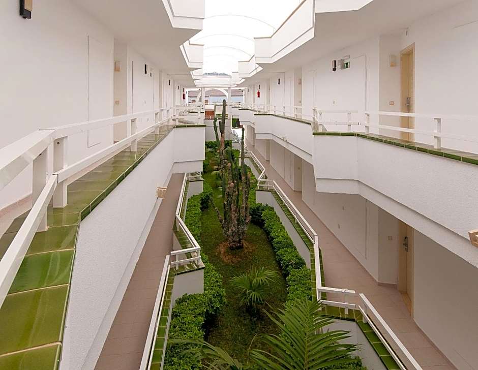 Universal Aparthotel Elisa