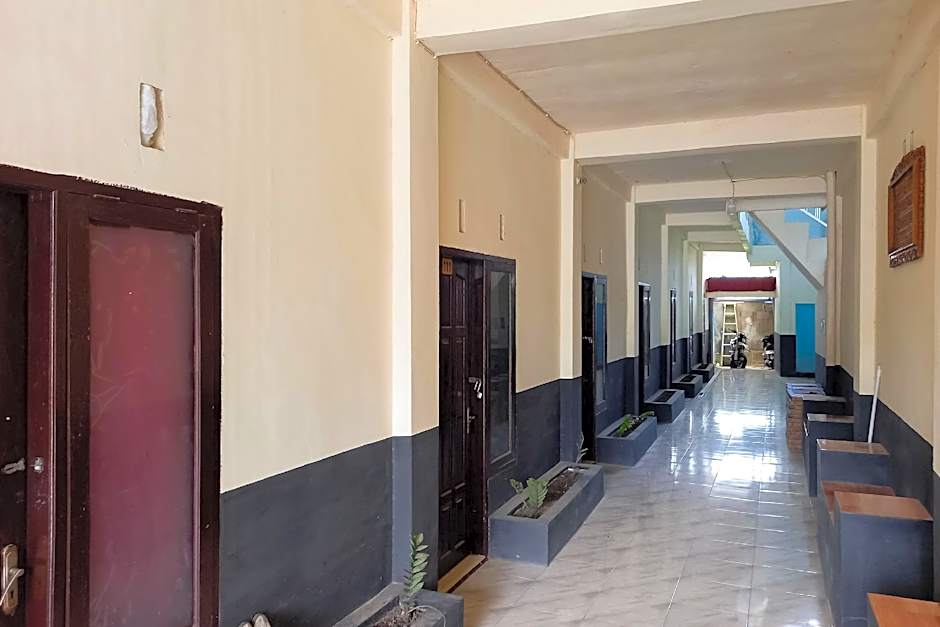 RedDoorz Syariah @ Penginapan Queen Sungai Penuh