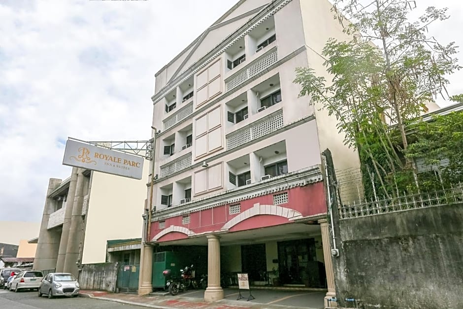 OYO 406 Royal Parc Inn & Suites (Vaccinated Staff)