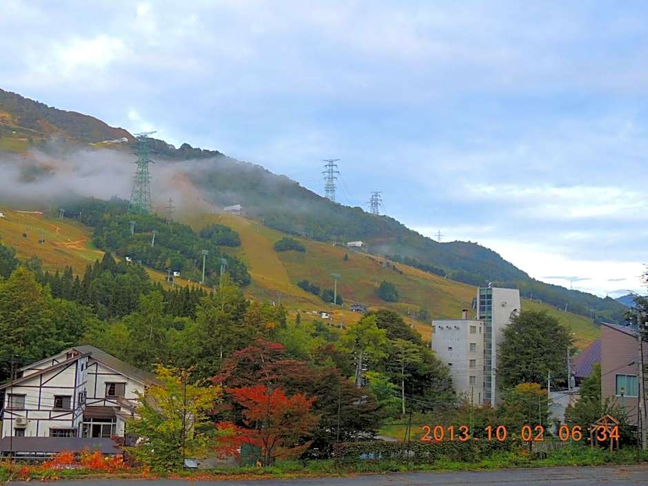 苗場ロッヂ丘
