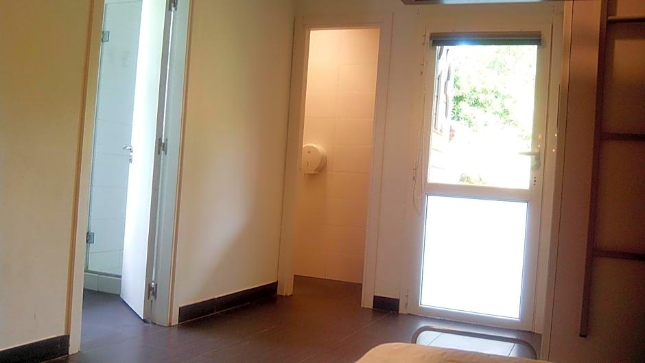 Albergue/Auberge ULIA Youth Hostel