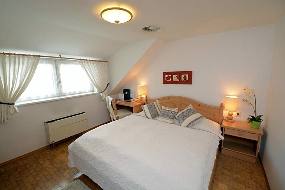 Hotel & Restaurant Braunstein - Pauli´s Stuben