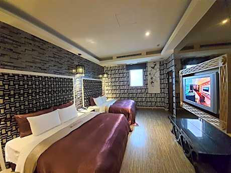 Business Twin Room - (Check-in after 18:00, No Garage)