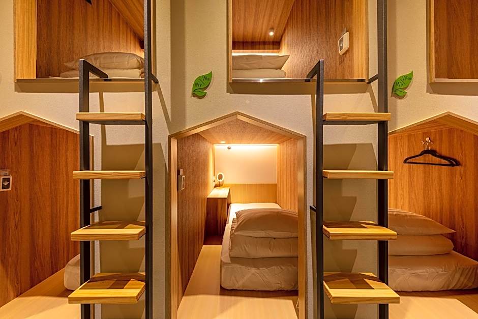 CHO Stay Capsule Hotel (Taoyuan Airport T2)