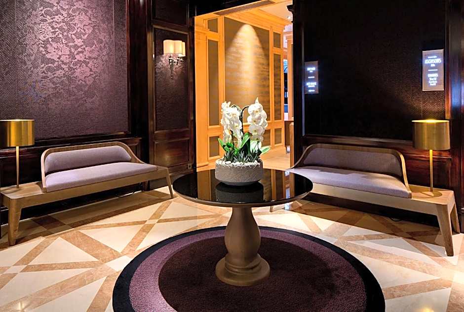 Rochester Champs-Elysees Hotel