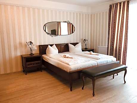 Deluxe Double Room with Shower