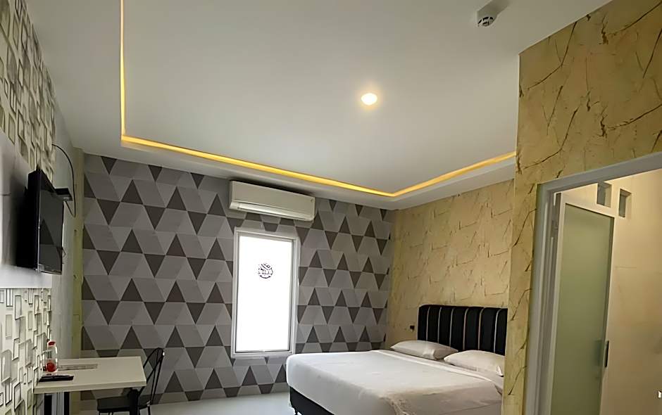 Miko Rooms and Capsules Hotel