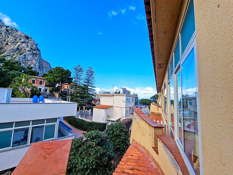 ASHUR310 RESIDENCE MONDELLO