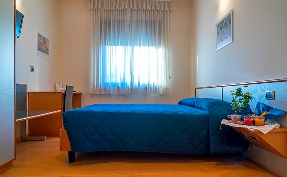 Photo 1 sur 6 de Single Room