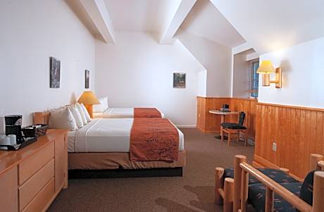 Deluxe Lodge Room 2 Queen (2 Queen Beds)
