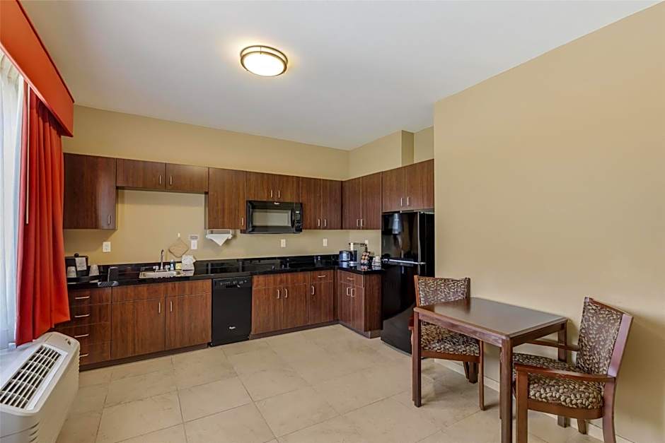 Best Western Plus Hudson Hotel & Suites