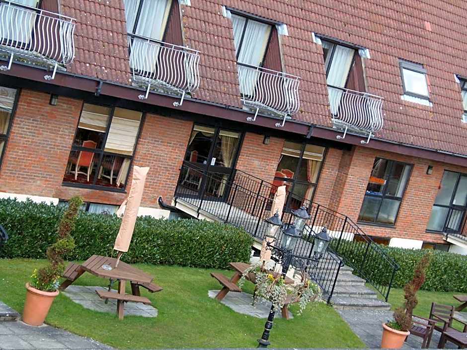 Lakeside International Hotel